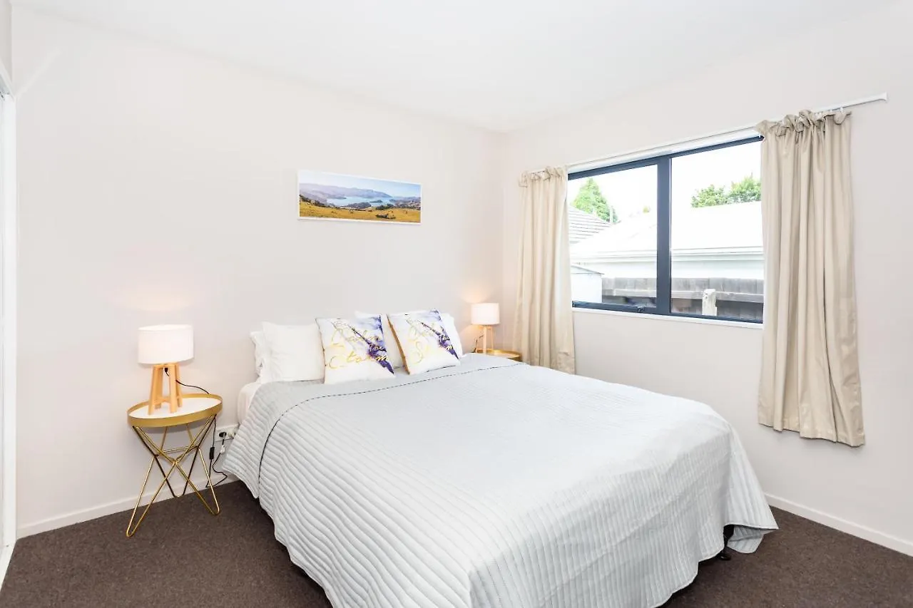 Comfy Villa - Christchurch Holiday Homes