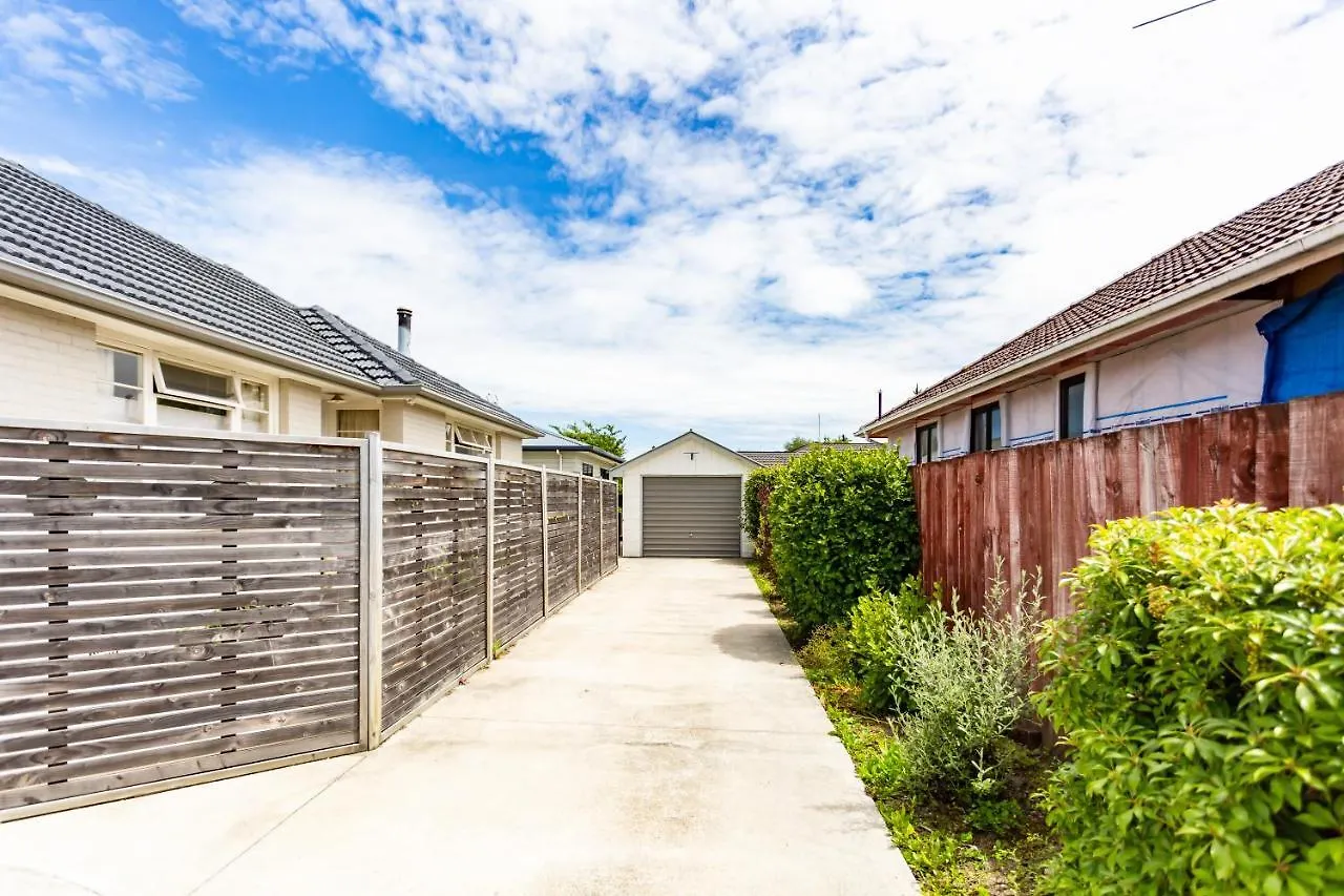 Comfy Villa - Christchurch Holiday Homes